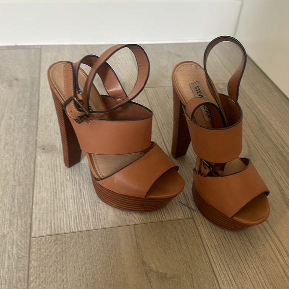 Steve Madden Dezzzy Tan Leather Platform Heels - Picture 7 of 11